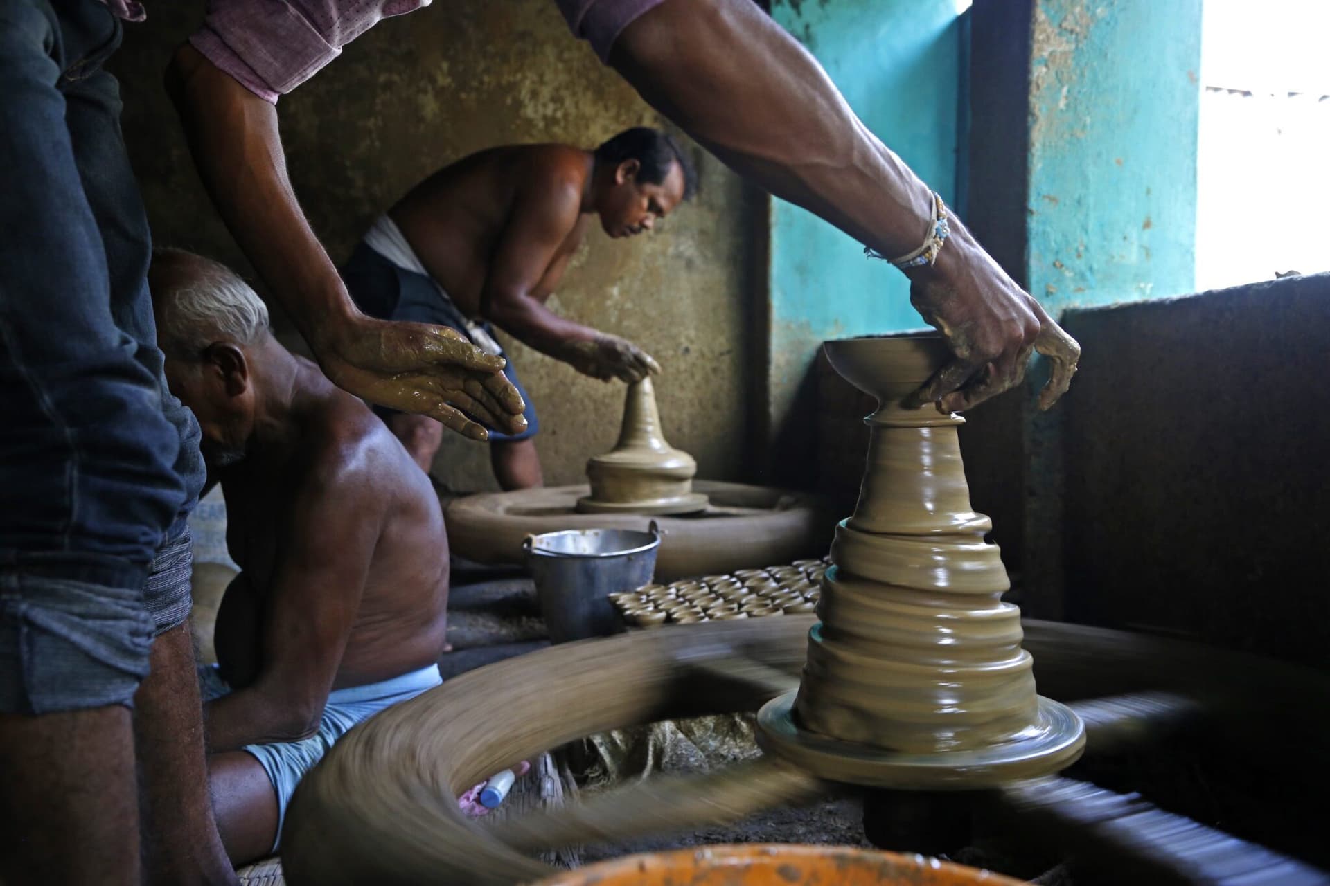 Dastkari Haat Samiti designs the vibrant Shilp Gallery at the new Parliament building showcasing artworks of over 350 craftspeople — interior design by featured studio in India